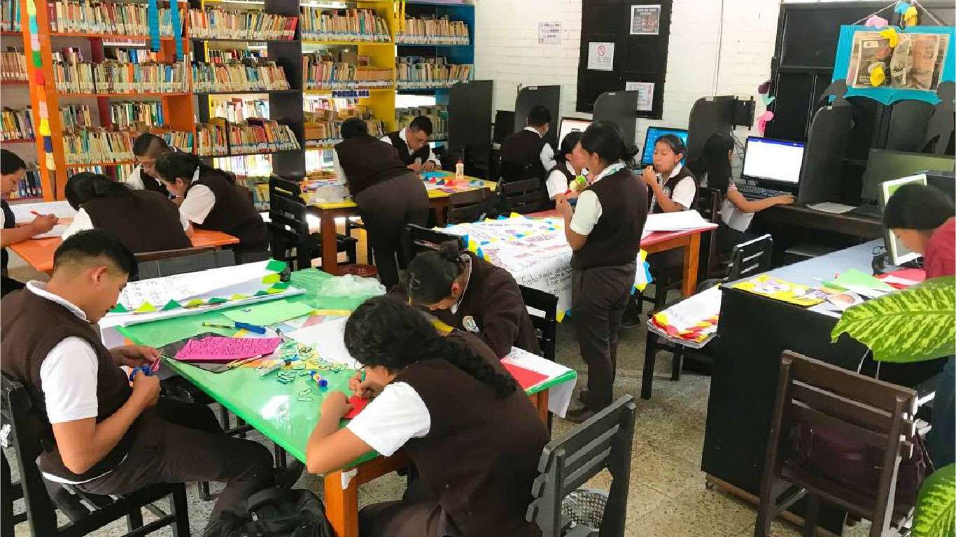biblioteca-programa-ayuda-fundit-child-niños-tejar-02